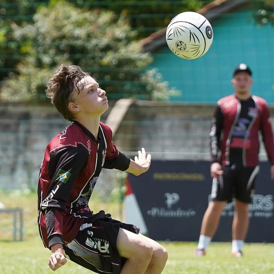 Atleta de Blumenau é convocado pela Seleção Brasileira de Punhobol Sub-16