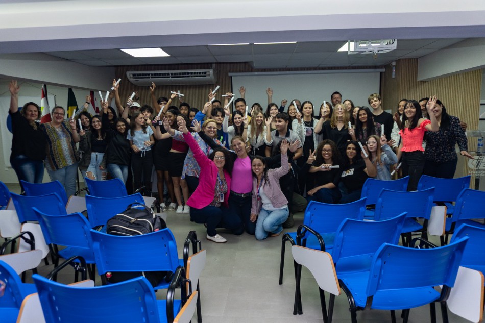 Programa de Iniciação ao Trabalho forma 43 adolescentes
