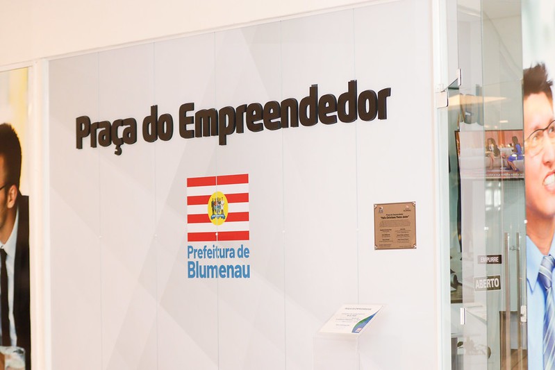 Praça do Empreendedor promove treinamento em gestão para MEIs