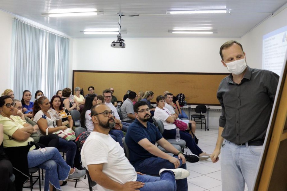 Servidores das ESFs recebem capacitação para contribuir com a melhora do atendimento nas unidades de saúde