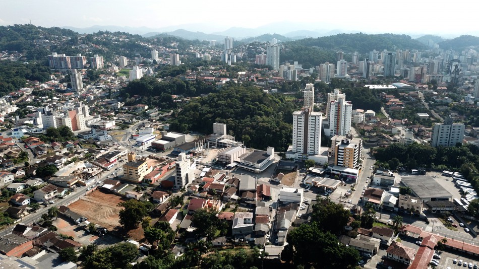 Mais de 6 mil vagas de emprego já foram criadas em Blumenau neste ano