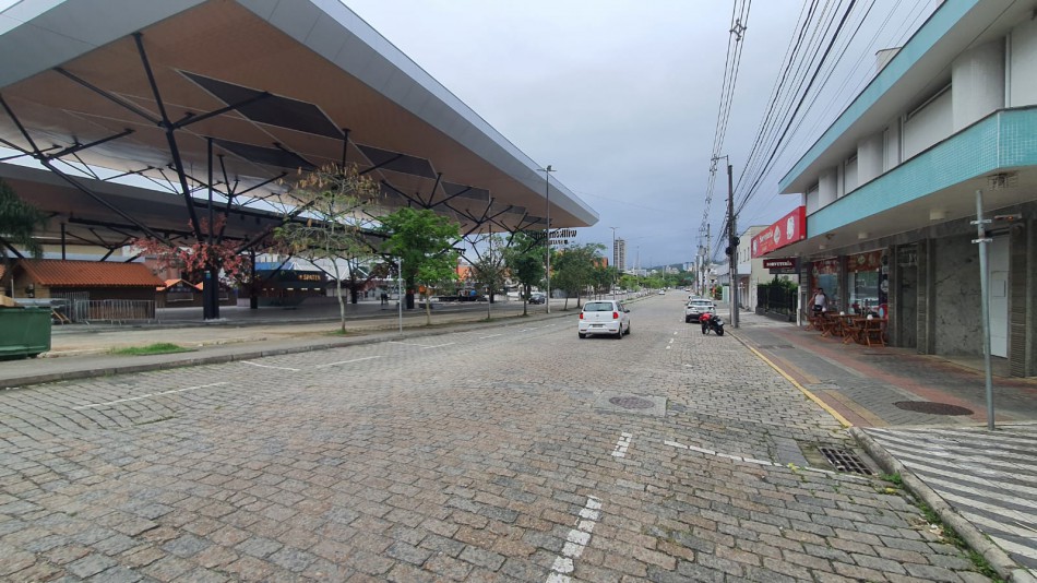 Rua Alberto Stein é totalmente liberada para o trânsito 