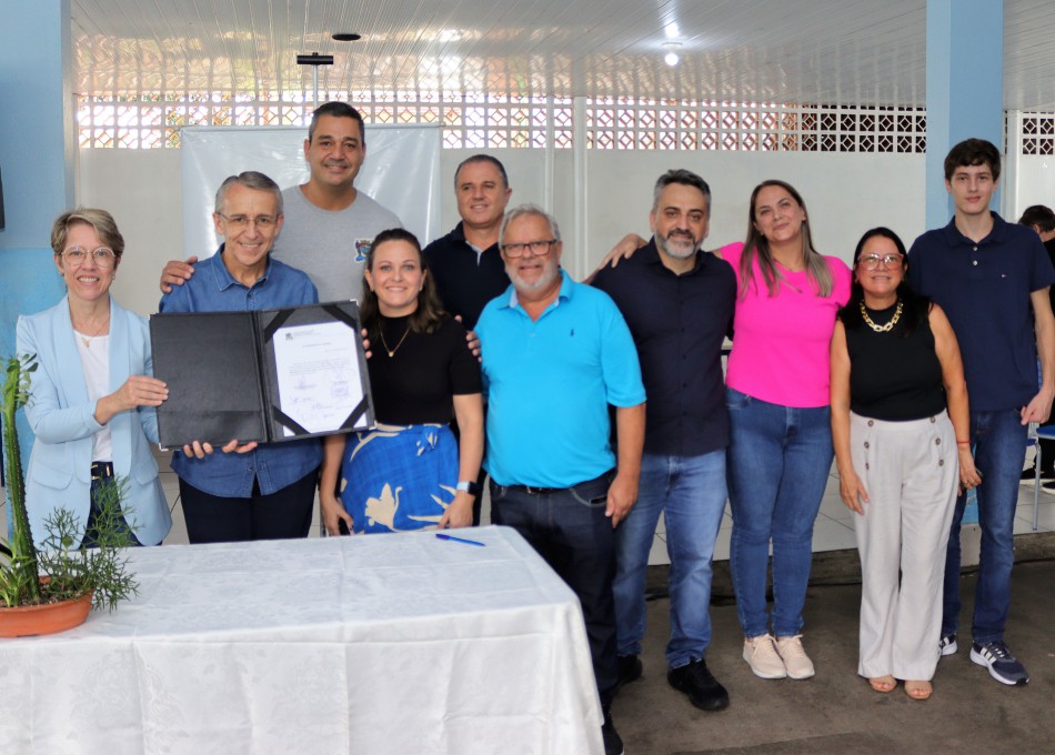Escola Norma Dignart Huber é contemplada com quadra coberta