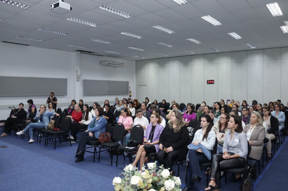 Dia Nacional da Adoção é celebrado com roda de conversa