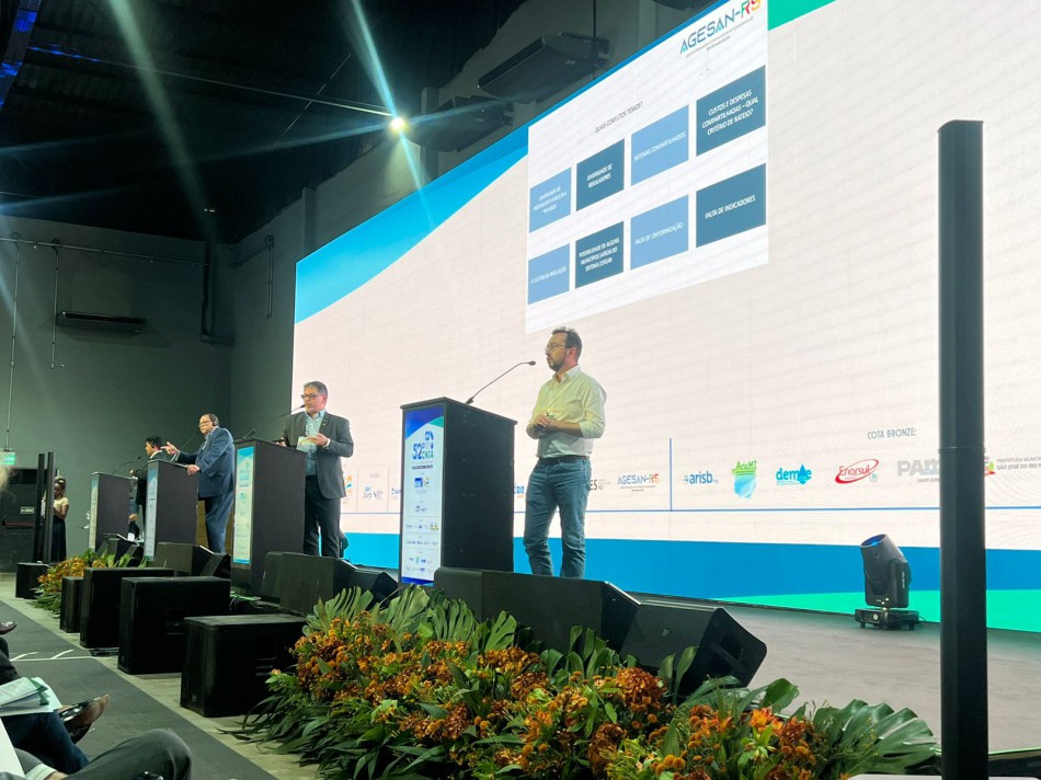 Técnico do Samae palestra em congresso nacional de saneamento