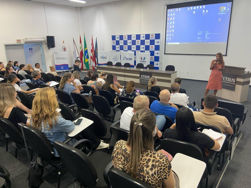 Entidades participam de roda de conversa sobre parcerias com a administração pública