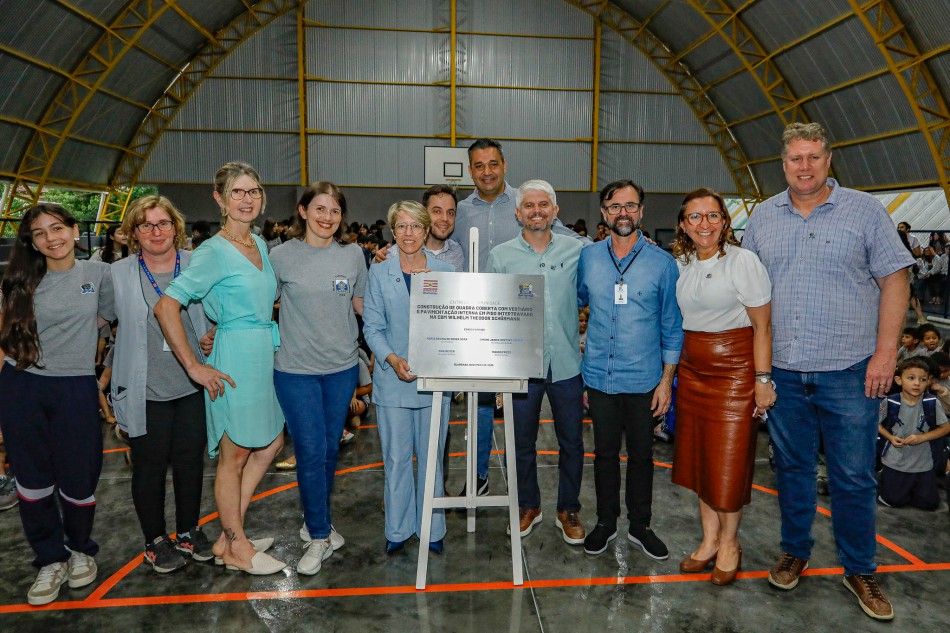 Prefeitura de Blumenau entrega nova quadra coberta e melhorias na EBM Wilhelm Theodor Schürmann