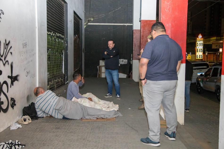 Prefeitura reforça ações de atendimento à população em situação de rua nos bairros Garcia, Progresso e Velha