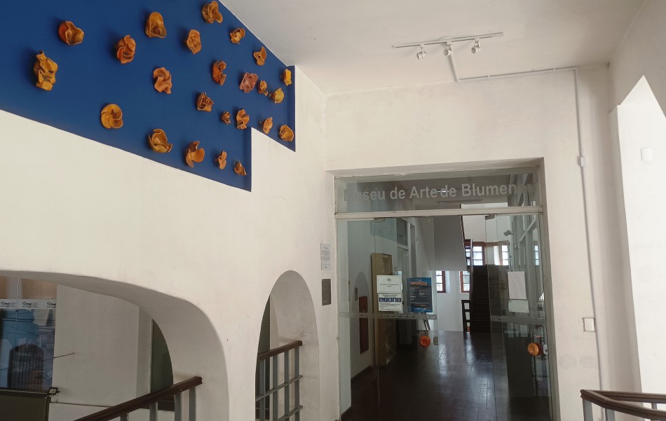 Museu de Arte de Blumenau lança edital para artistas interessados em participar das exposições temporárias de 2026