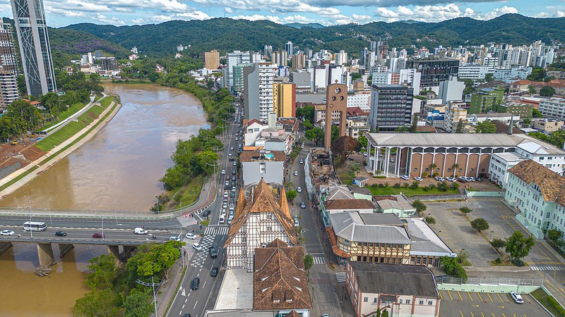 Sistema digital acelera em 30% aprovação de projetos de edificação na Prefeitura de Blumenau