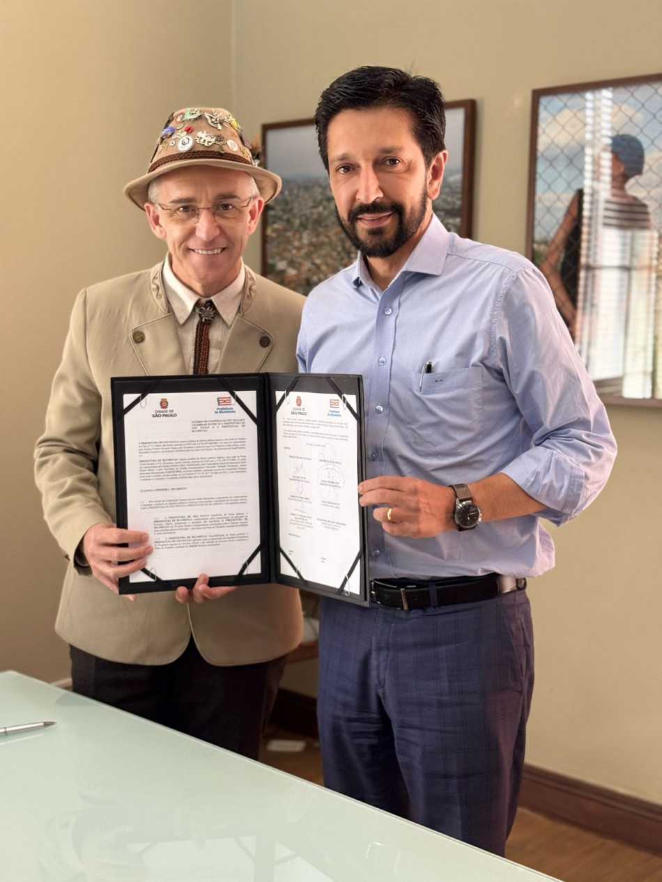 Prefeitura de Blumenau firma cooperação com São Paulo para ações de transparência