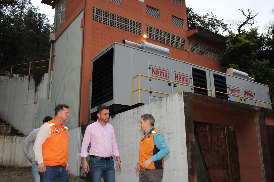 Autoridades de Rio do Sul visitam diques de contenção em Blumenau