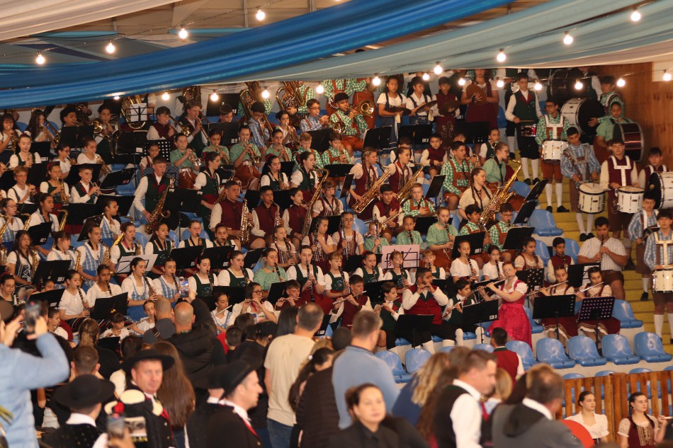 Banda das Escolas Municipais se apresenta neste domingo na 40ª Oktoberfest