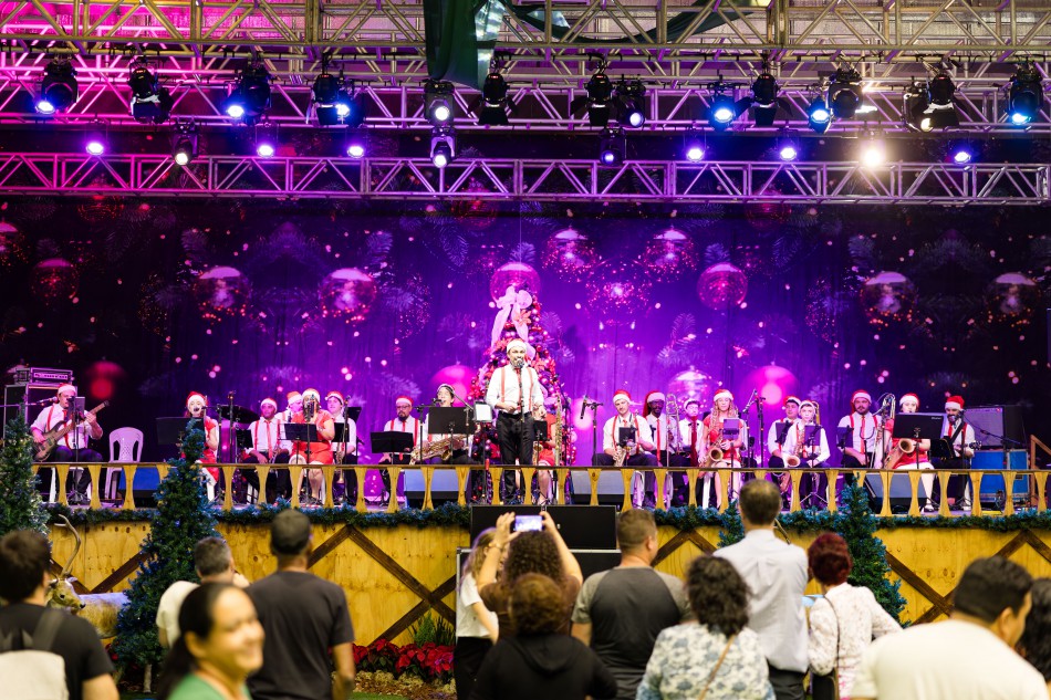 Banda Municipal anima festa de encerramento de idosos na Casa São Simeão