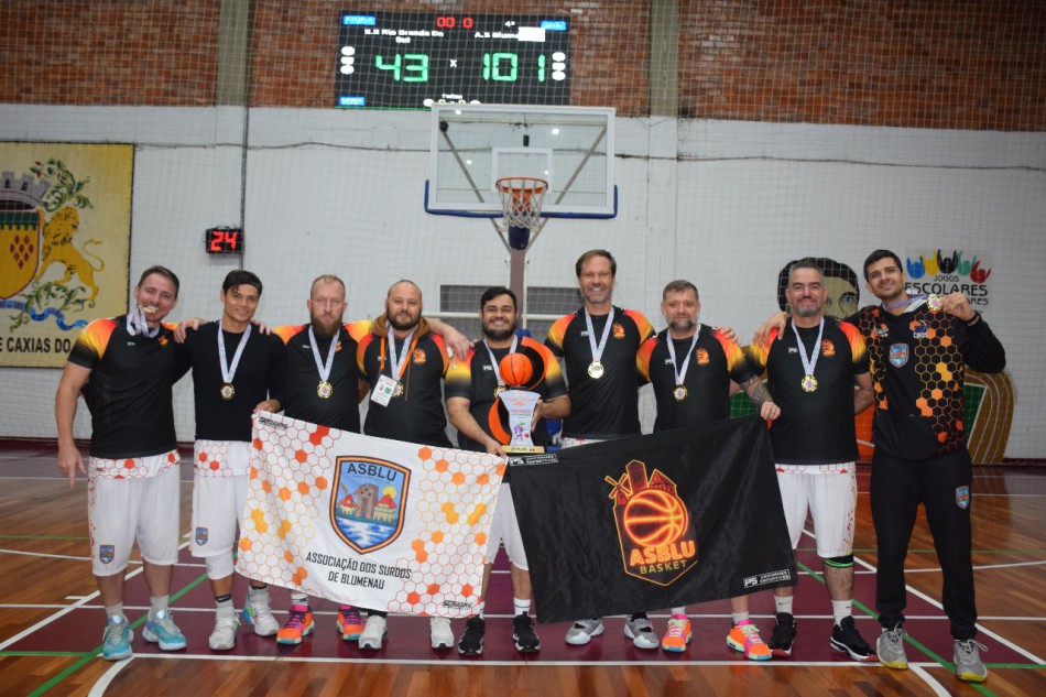 Equipe de Blumenau é campeã do Campeonato Internacional de Basquete para Surdos