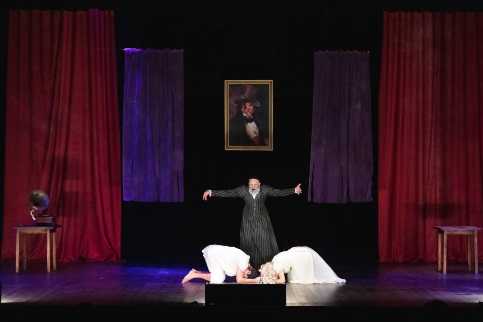O Grito Cia. de Theatro apresenta "As Velhas"