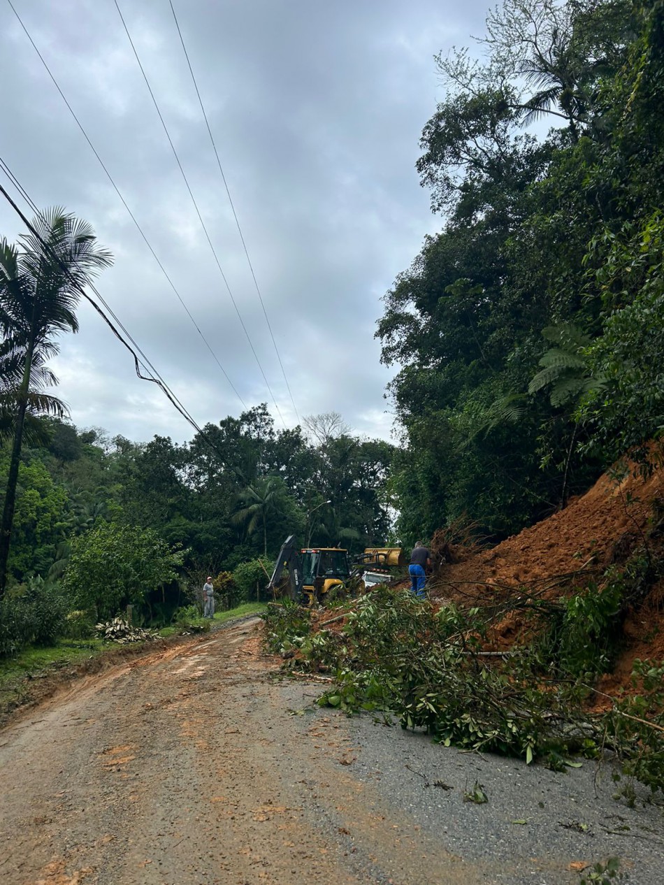 Vila Itoupava faz mutirão de manutenção e limpeza de vias