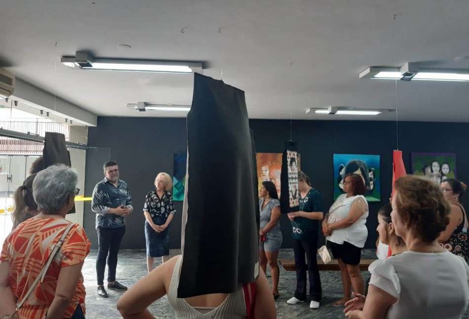 Visita de educadoras encerra 5ª Temporada de Exposições do MAB