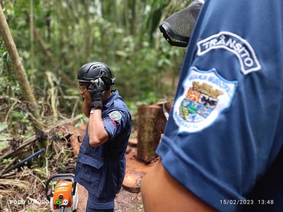 Novos agentes de trânsito recebem curso para operação e manutenção de motosserra
