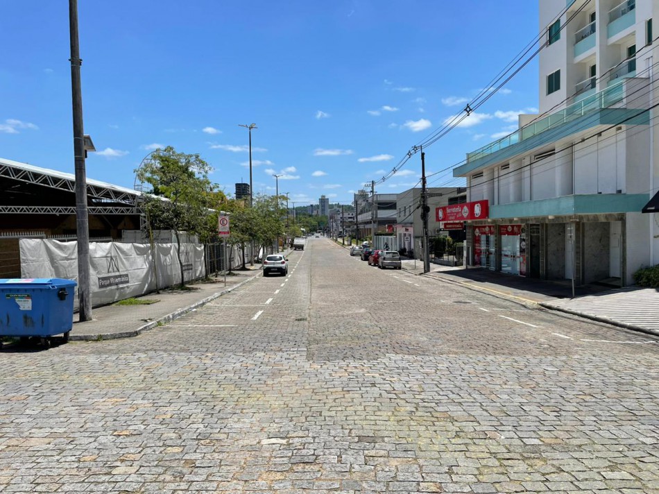 Parte da Rua Alberto Stein é liberada para o trânsito nesta terça-feira, dia 7