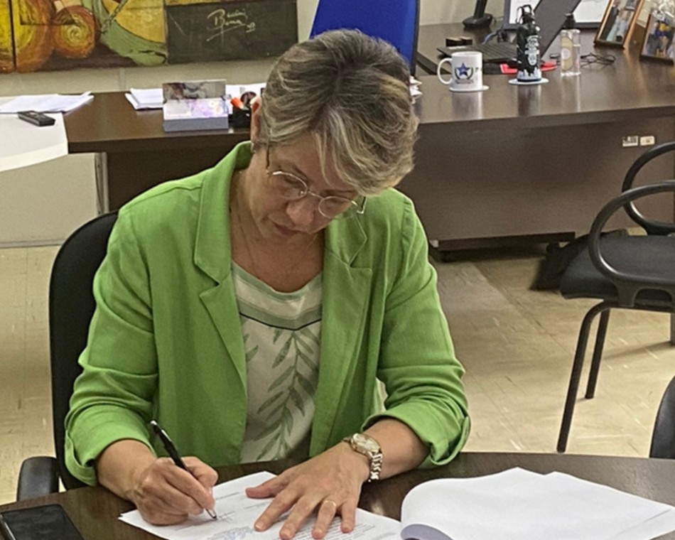 Prefeita em exercício assina ordem de serviço para revitalização da Praça Professor José Ferreira da Silva (Anel Viário Norte)