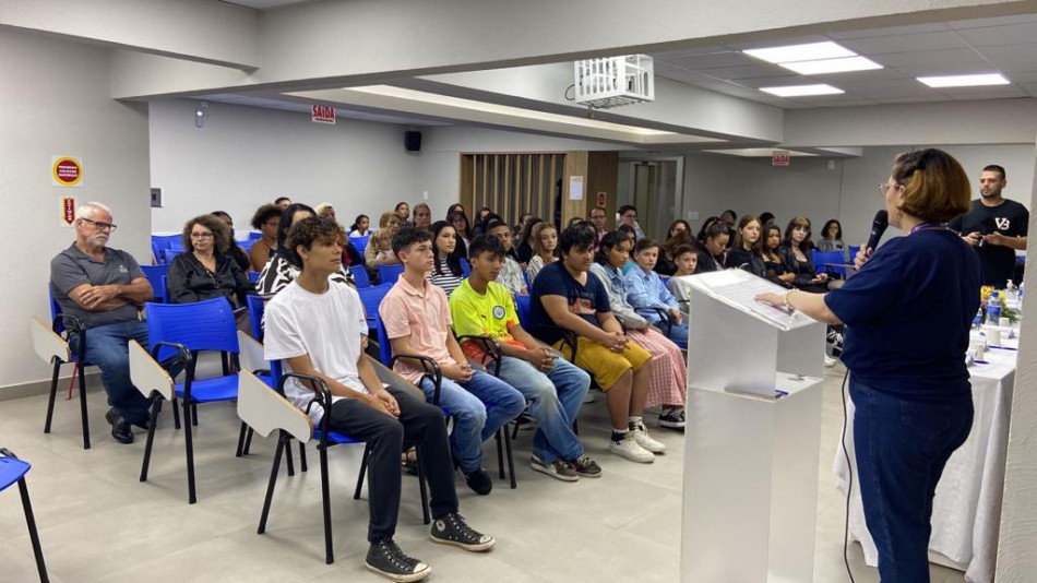 Programa de Iniciação ao Trabalho forma 39 adolescentes