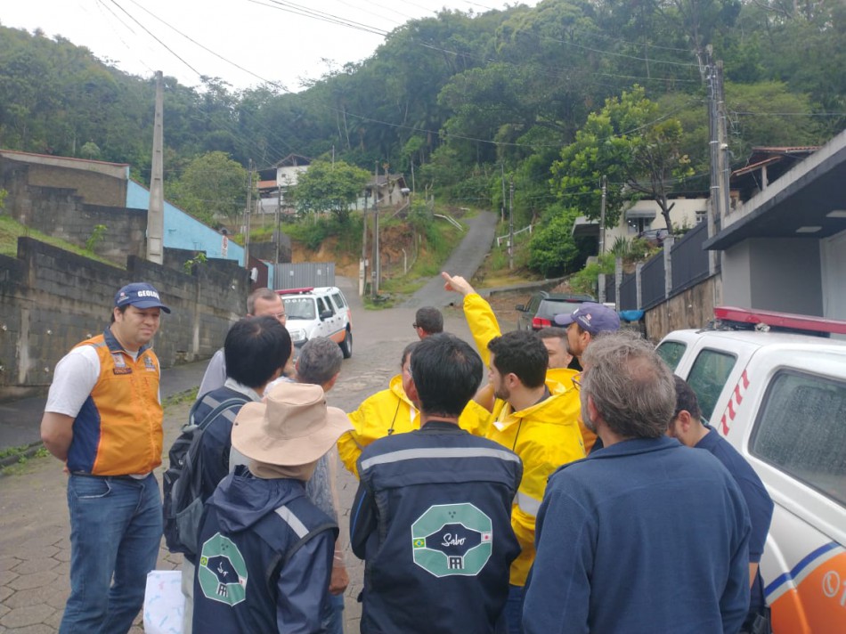 Defesa Civil acompanha comitiva japonesa em áreas de risco do município