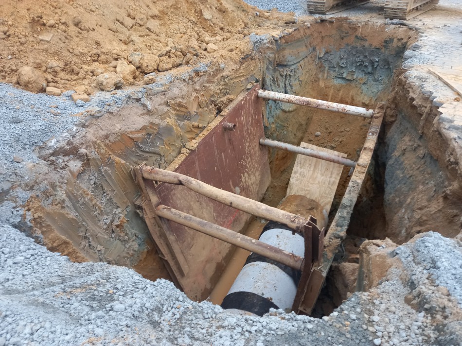 Obra de macrodrenagem da Rua Divinópolis avança e altera trânsito local