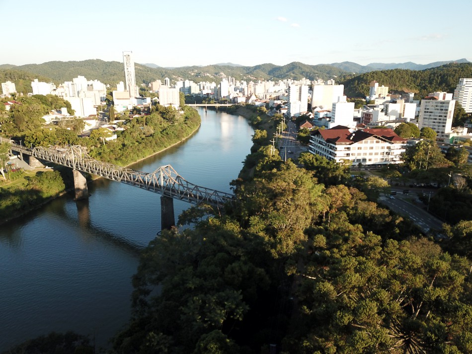 Blumenau assina ordem de serviço para obra de revitalização da margem esquerda