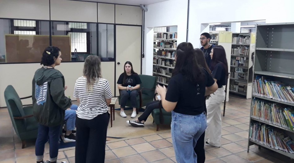 Biblioteca Municipal atende estagiários do Programa Jovem Aprendiz