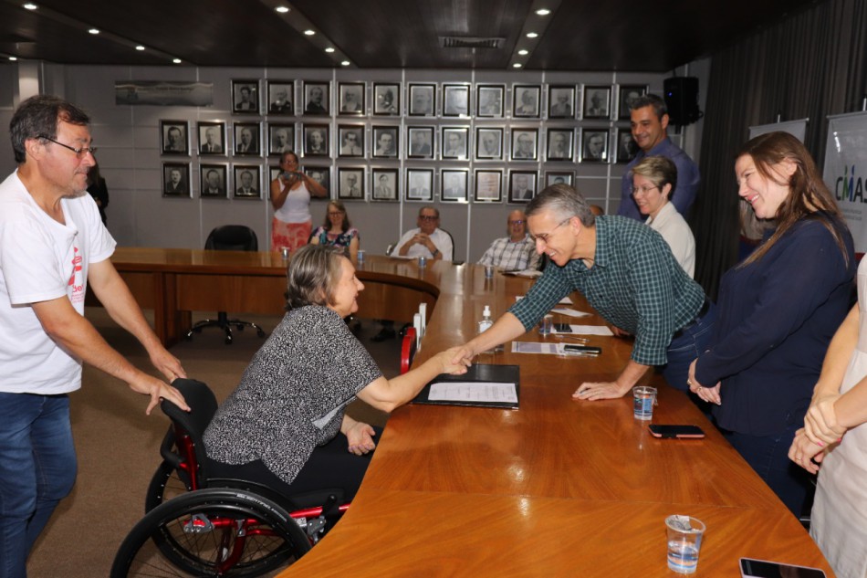 Prefeitura firma parcerias com OSCs para 2023 na área da Assistência Social e Educação