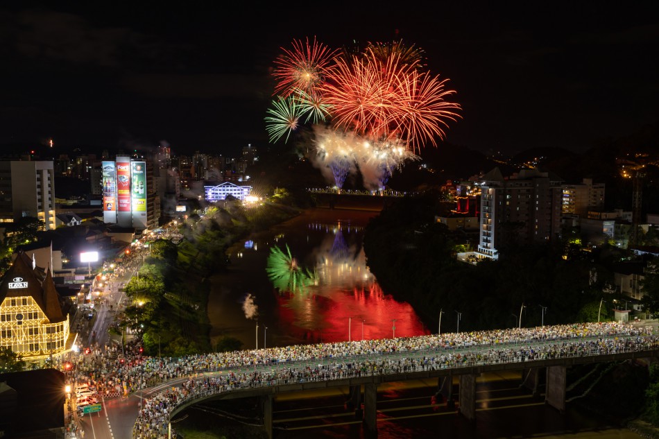 Réveillon em Blumenau reúne mais de 85 mil pessoas