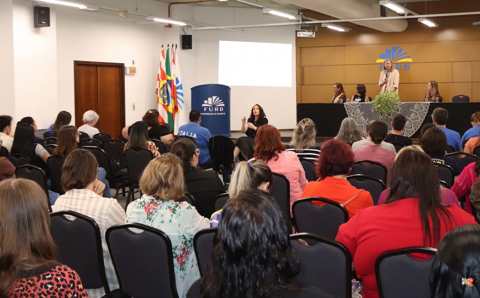 Seminário em parceria com a Furb debate melhorias para a educação de Blumenau