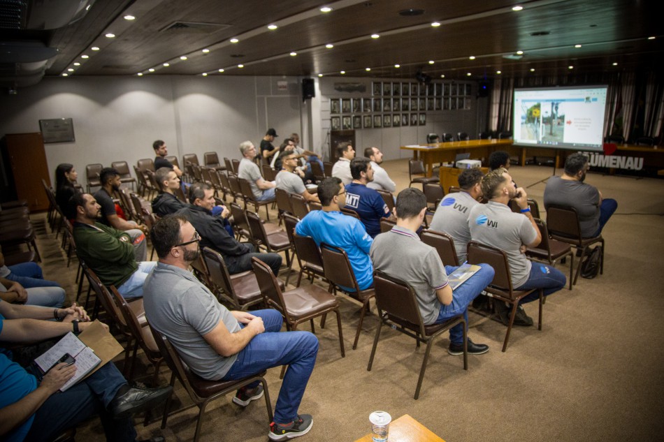 Procon de Blumenau lança o programa Operação Limpa Fios na cidade
