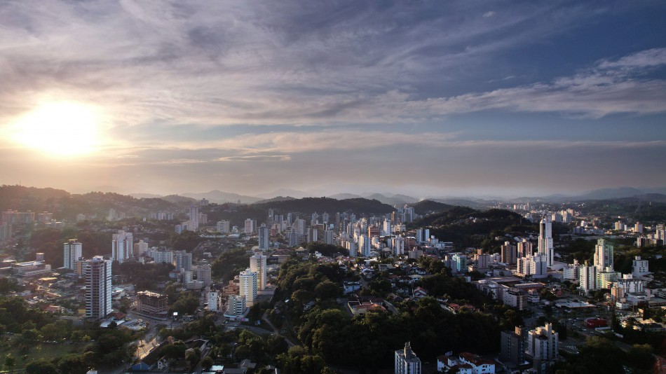 Audiência pública debate atualizações na legislação urbanística em Blumenau
