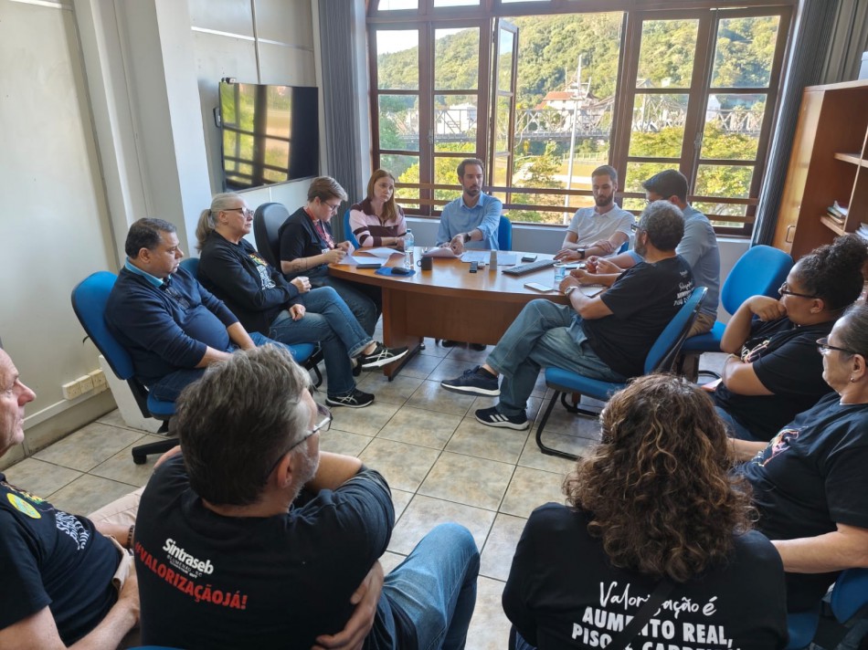 Prefeitura de Blumenau amplia proposta e inclui auxílio-alimentação em férias, 13º e licença-prêmio