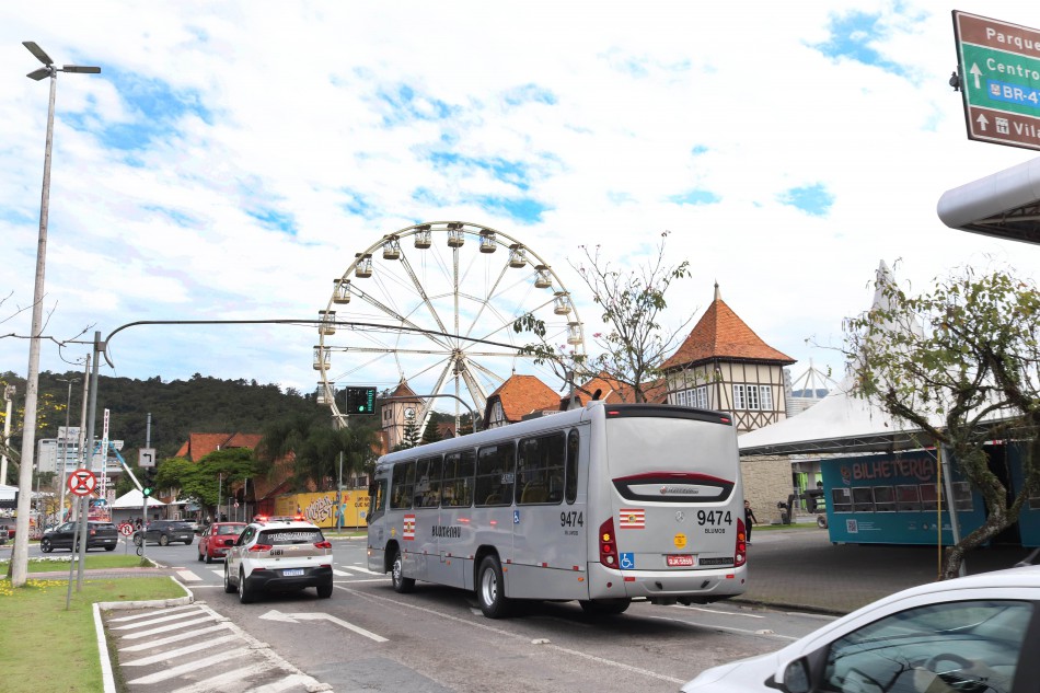 Linhas do transporte coletivo terão itinerários alterados durante a 40ª Oktoberfest