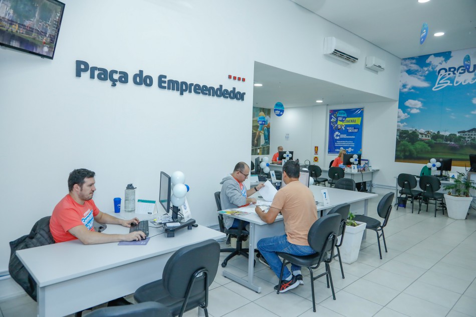 Programa Contrata+ Blumenau amplia oportunidades para MEIs nas compras públicas