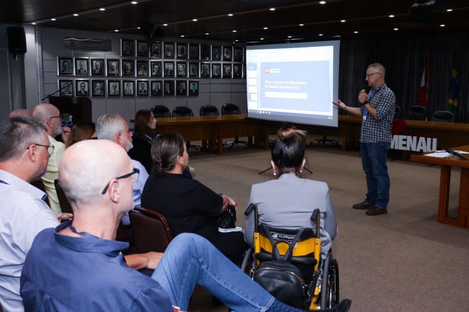 Prefeitura de Blumenau reativa Conselho da Cidade e inicia debates sobre o Plano Diretor