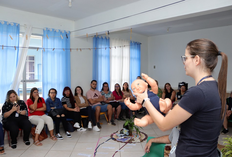 Professores recebem treinamento de primeiros socorros e prevenção a incêndios