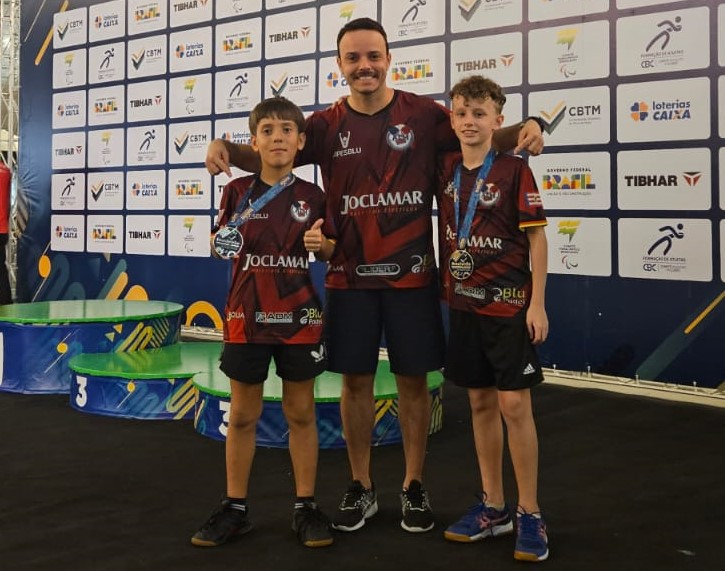 Atleta de Blumenau é bicampeão brasileiro de tênis de mesa sub-11