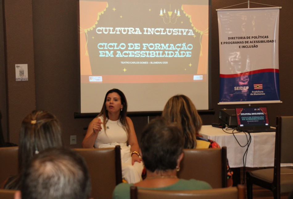 Formação em acessibilidade promove mais inclusão nos espaços culturais de Blumenau