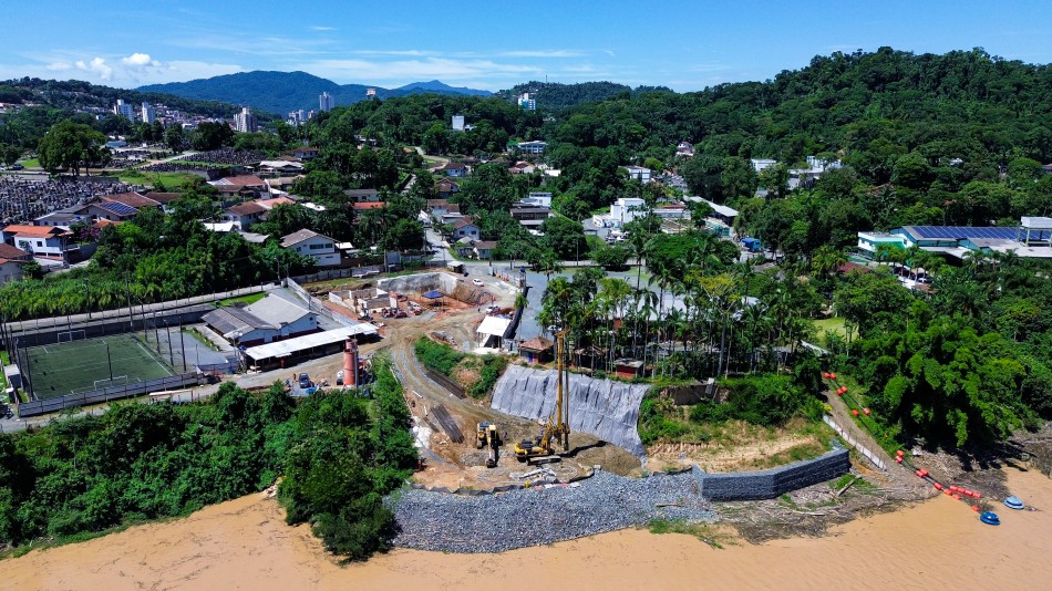 Obras mudam o cenário da nova captação de água bruta para a ETA 2
