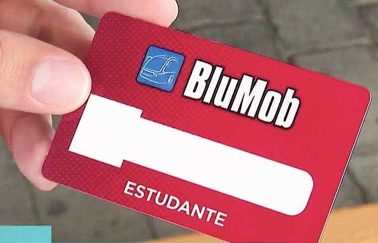 Recadastramento obrigatório do cartão de estudante no transporte coletivo pode ser realizado pela internet