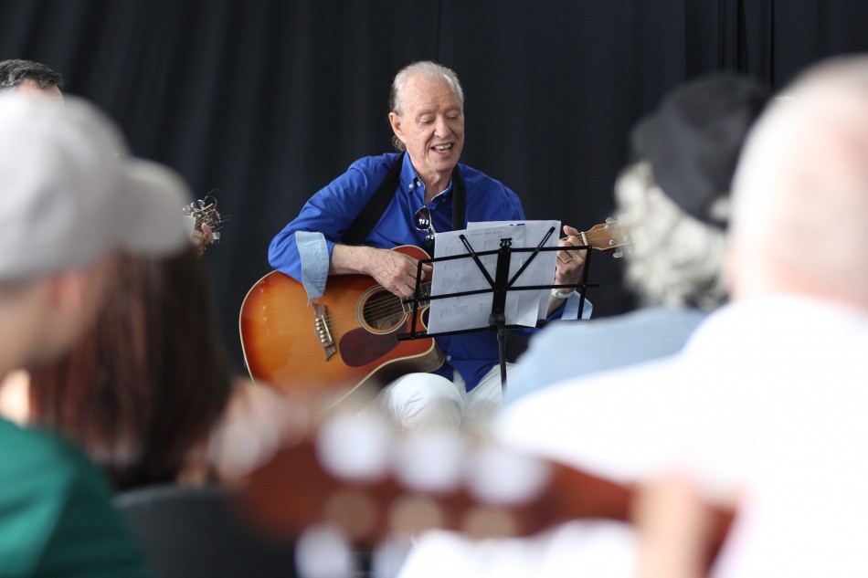 Idosos se apresentam em Recital de Música da Pró-família