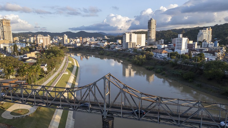 Blumenau mantém saldo positivo na geração de empregos pelo nono mês seguido