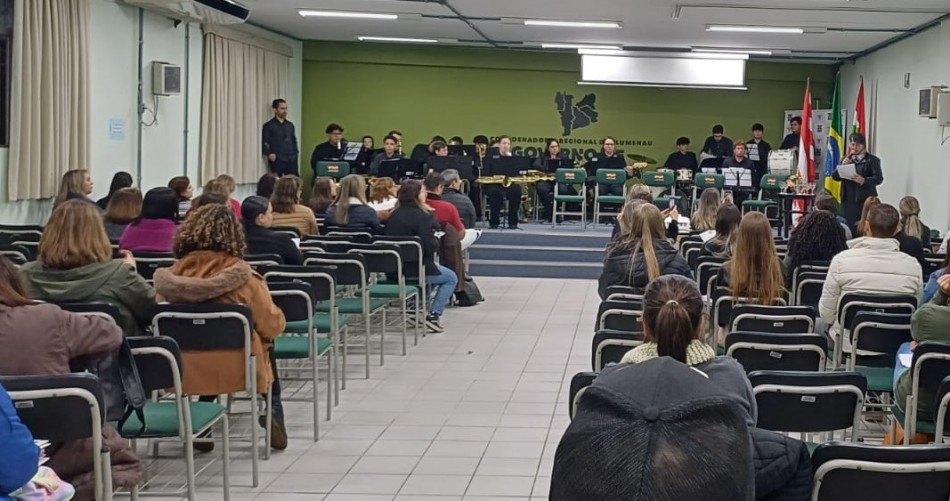 Blumenau realiza a 1º Jornada Formativa para os profissionais da educação que atuam nas instituições de ensino da Educação Infantil