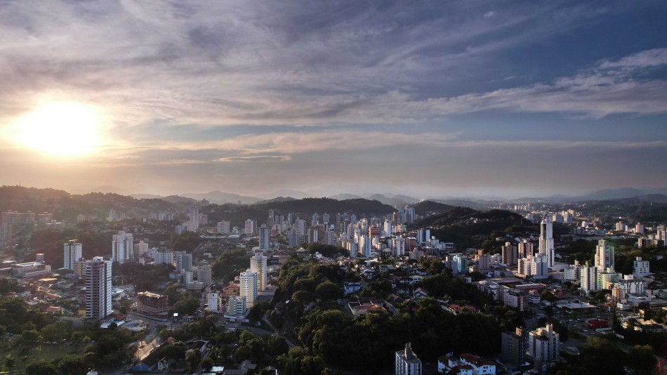 Nova lei traz soluções sustentáveis para drenagem da água da chuva nas obras em Blumenau