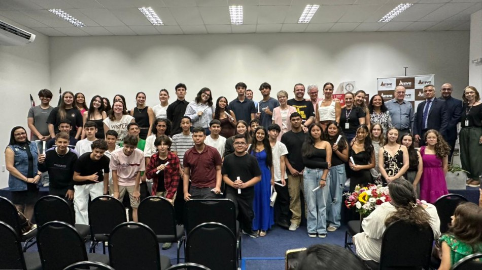 Programa de Iniciação ao Trabalho forma 66 adolescentes