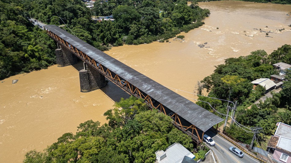 Prefeitura de Blumenau confirma reforma e pintura da Ponte do Salto